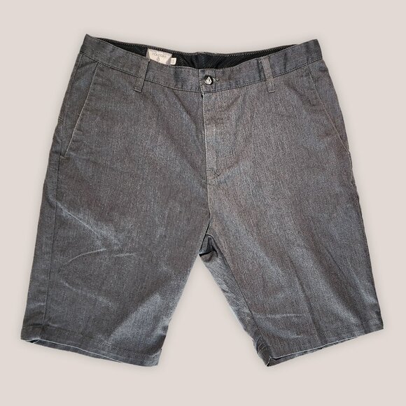 VOLCOM Men's Gray Shorts 22" Length Cotton Chino Flat Front Shorts - Picture 1 of 5